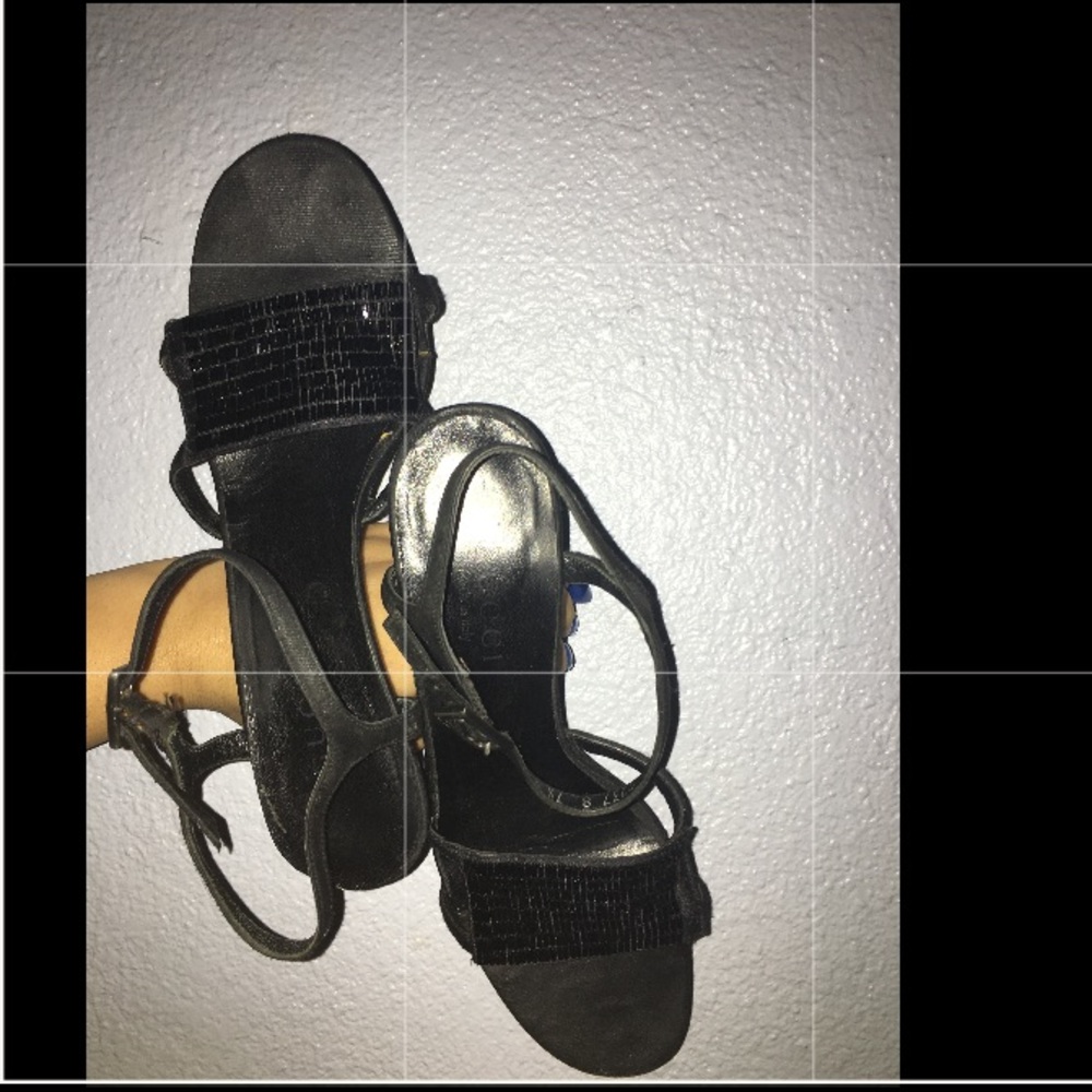 AUTHENTIC GUCCI HEELS.